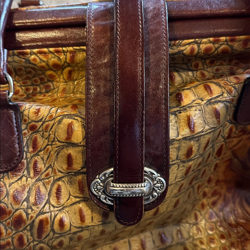 Raviani Texas Tooled Bag - Picture 5 of 17
